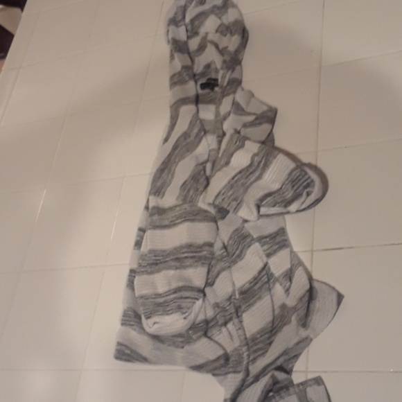 A light coat - Picture 2 of 2